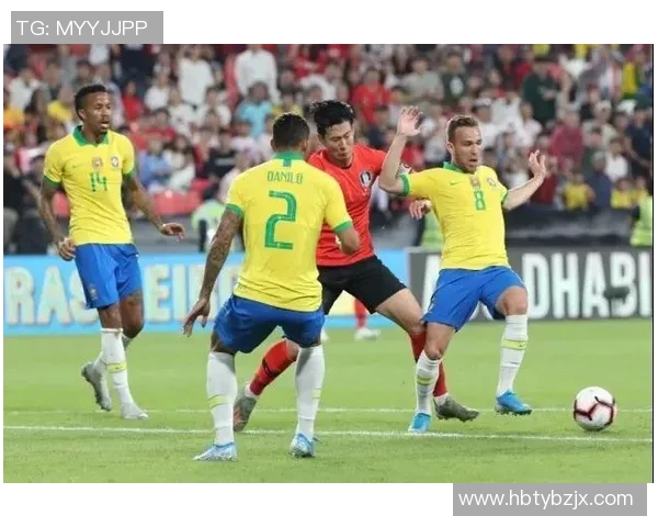 孙兴慜赛场微妙小动作引发广泛讨论球迷热议其不经意间的细节表现